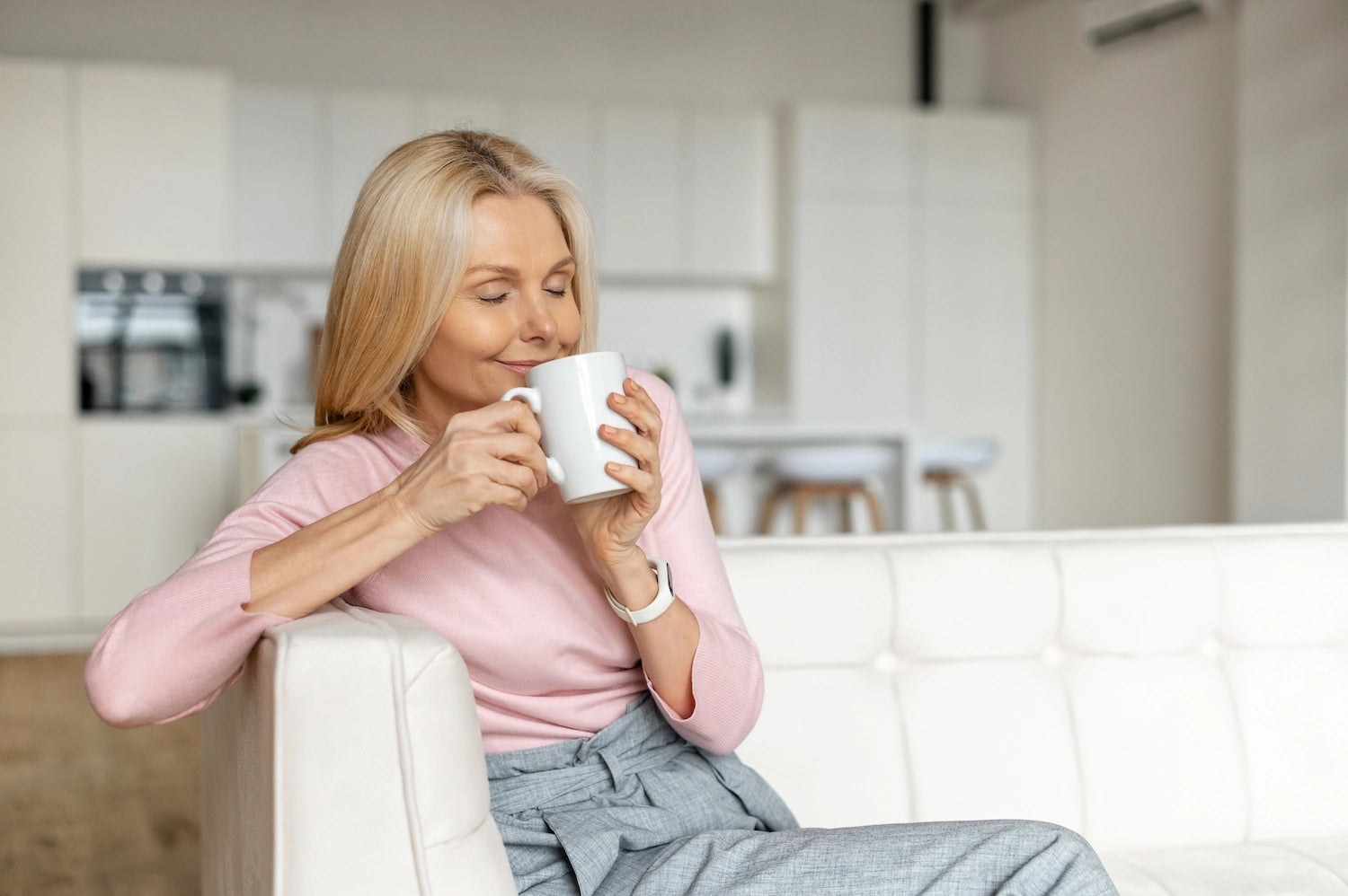 text-block-image-template--25451643797852__ss_text_block_pro_xmt9tH